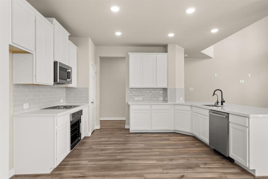 This kitchen is not only a functional space but also has ample storage. Whether you're a seasoned chef or just love to gather and enjoy good food, this kitchen is a dream come true.