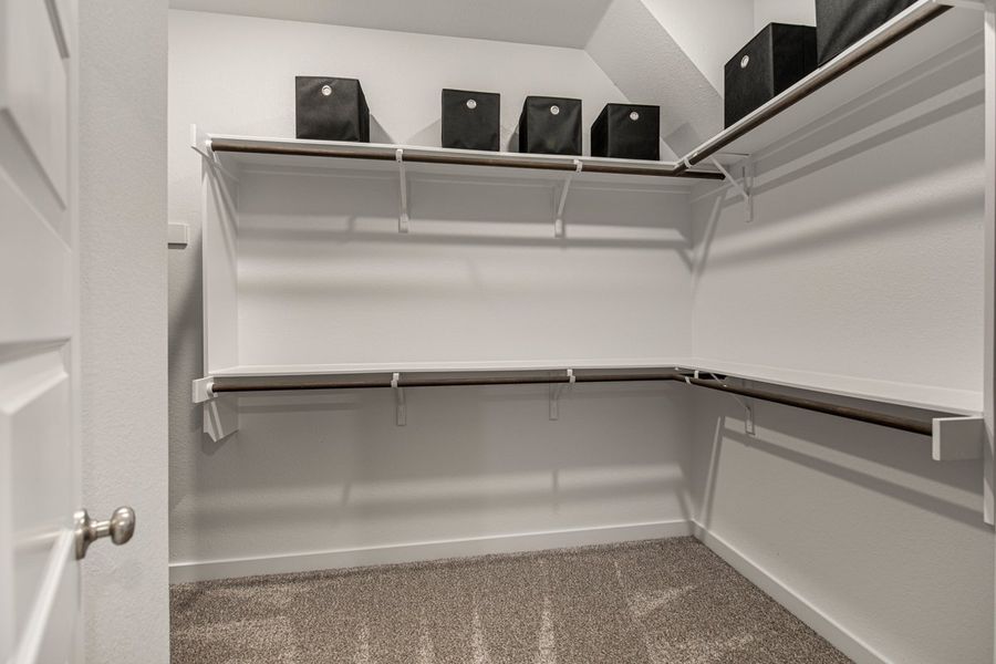 Spacious, unfurnished interior of a new home in Meyer Ranch, New Braunfels (Image 22).