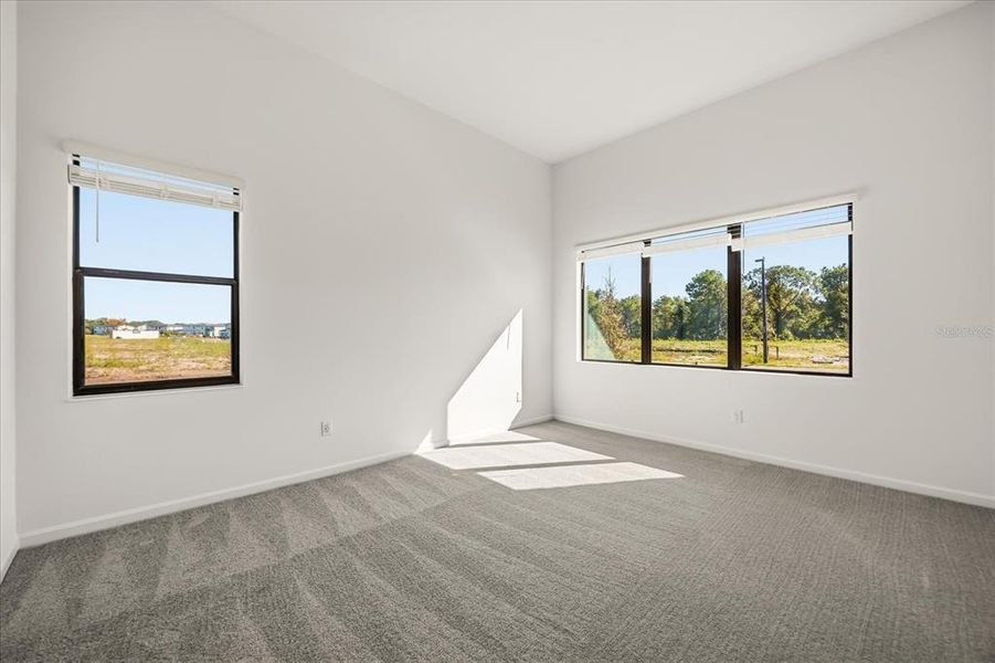 Spacious, unfurnished interior of a new home in , Orlando (Image 21).