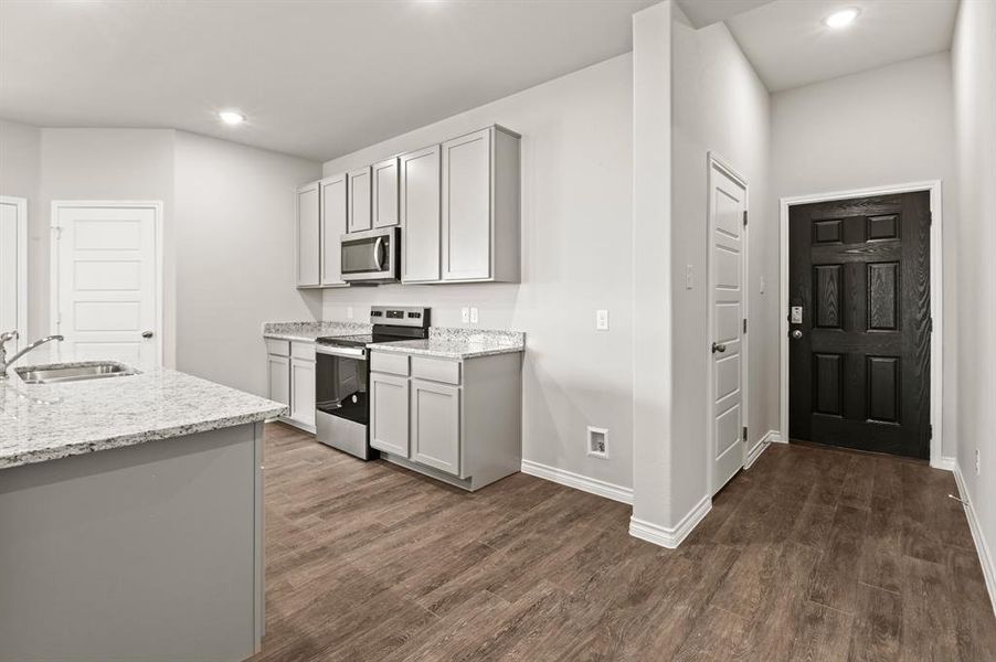 Furnished interior view inside a new home in Deer Creek, Fort Worth (Image 28). Furnished interior view inside a new home in Deer Creek, Fort Worth (Image 28).