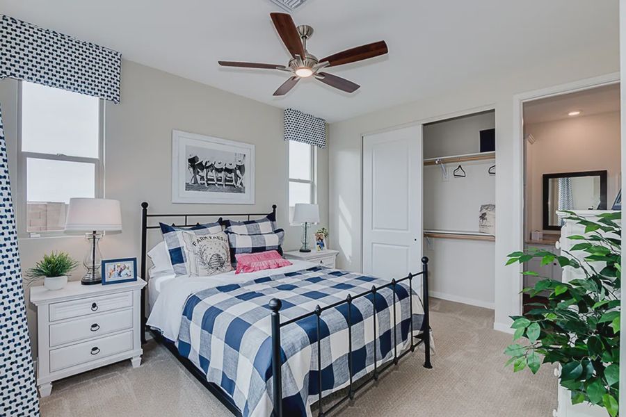 Representative furnished interior of a home built from the 3102 by Elliott Homes in Las Barrancas, Yuma (Image 5).