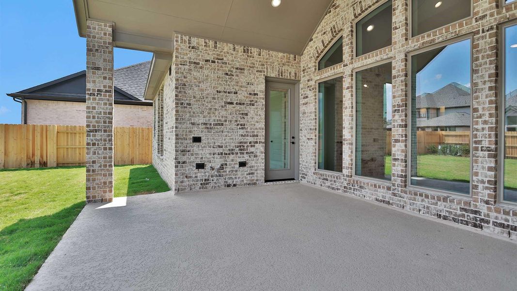 Exterior details and patio area of a home in Elyson, Katy (Image 3).