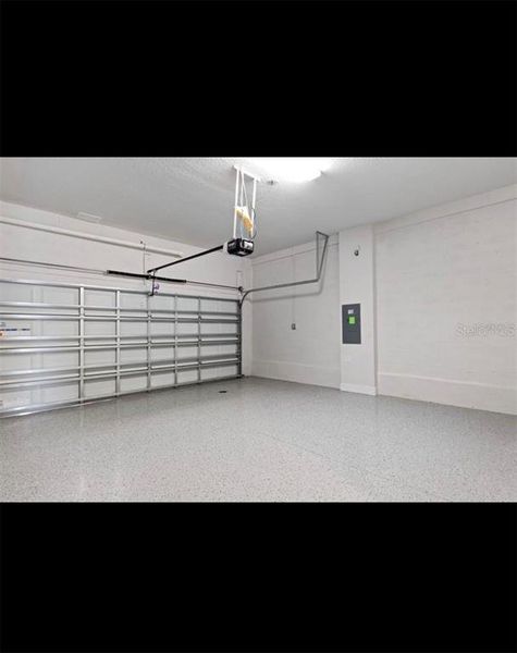 Spacious, unfurnished interior of a new home in Westshore Crossing, Tampa (Image 14).