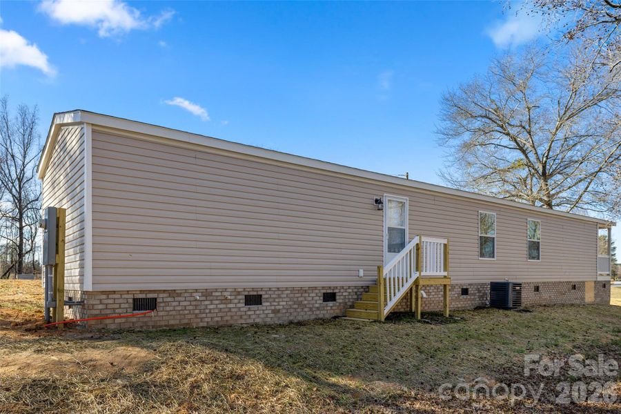 Exterior details and patio area of a home in , Heath Springs (Image 15).