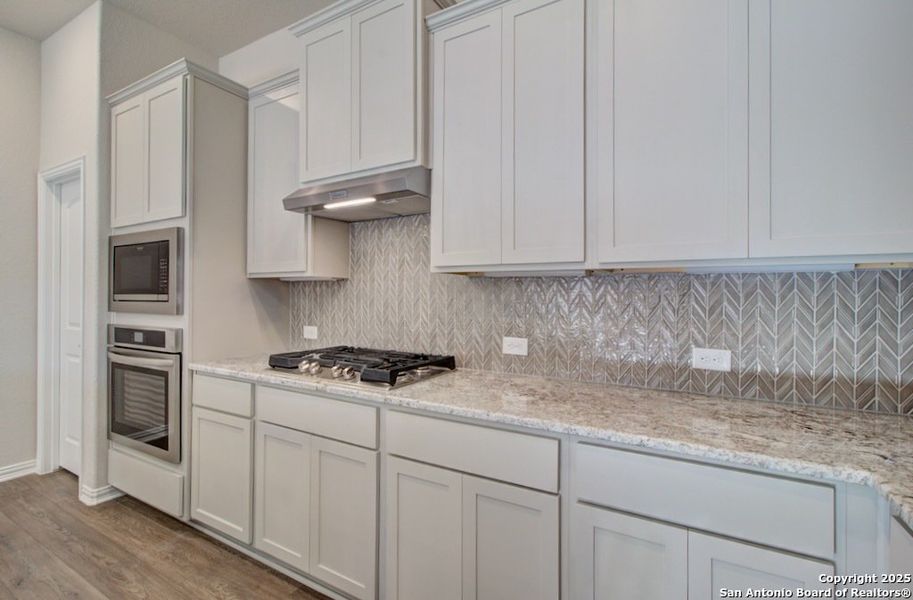 Furnished interior view inside a new home in Meyer Ranch – Premier, New Braunfels (Image 6). Furnished interior view inside a new home in Meyer Ranch – Premier, New Braunfels (Image 6).