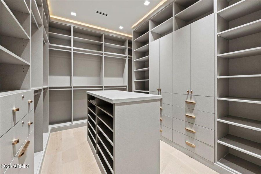 041-9790 N 56th St 24