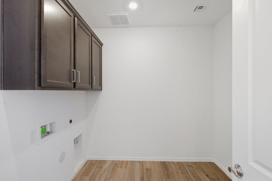 Representative unfurnished interior of a home built from the Legacy by Taylor Morrison in Artisan at Asante, Surprise (Image 32).