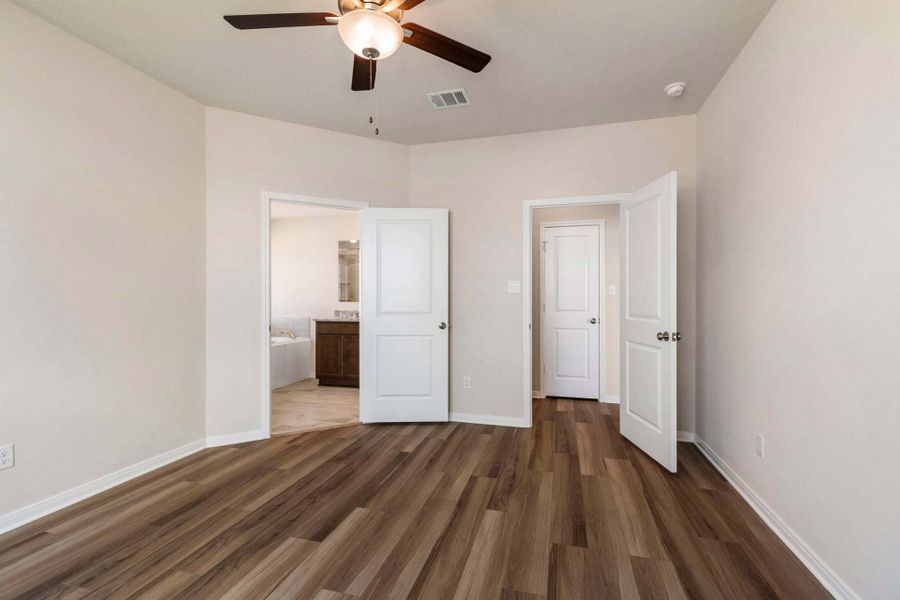 2D floor plan layout for the The 1443 by Stylecraft Builders in Sterling Ridge, Huntsville, TX (Image 21).