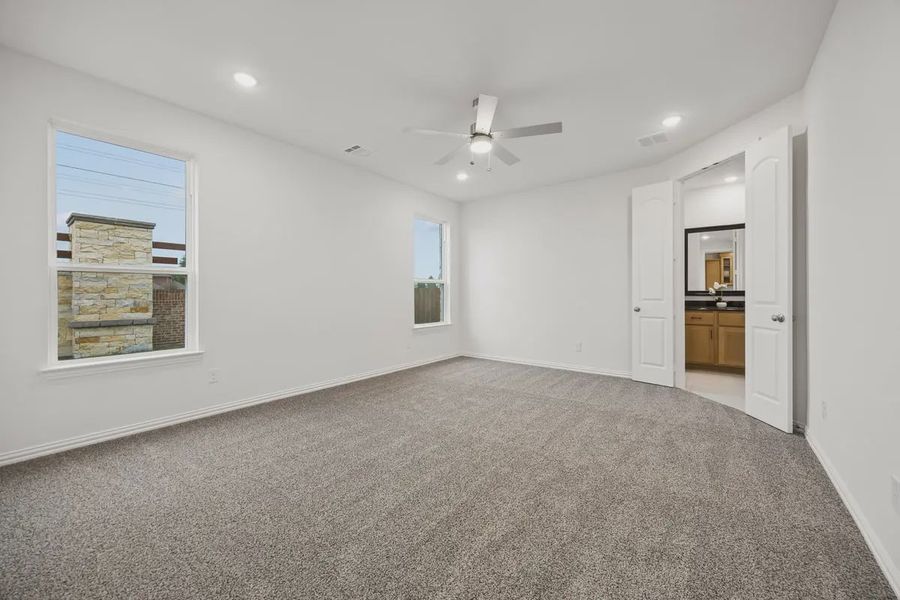 Spacious, unfurnished interior of a new home in Avondale, Fate (Image 15).