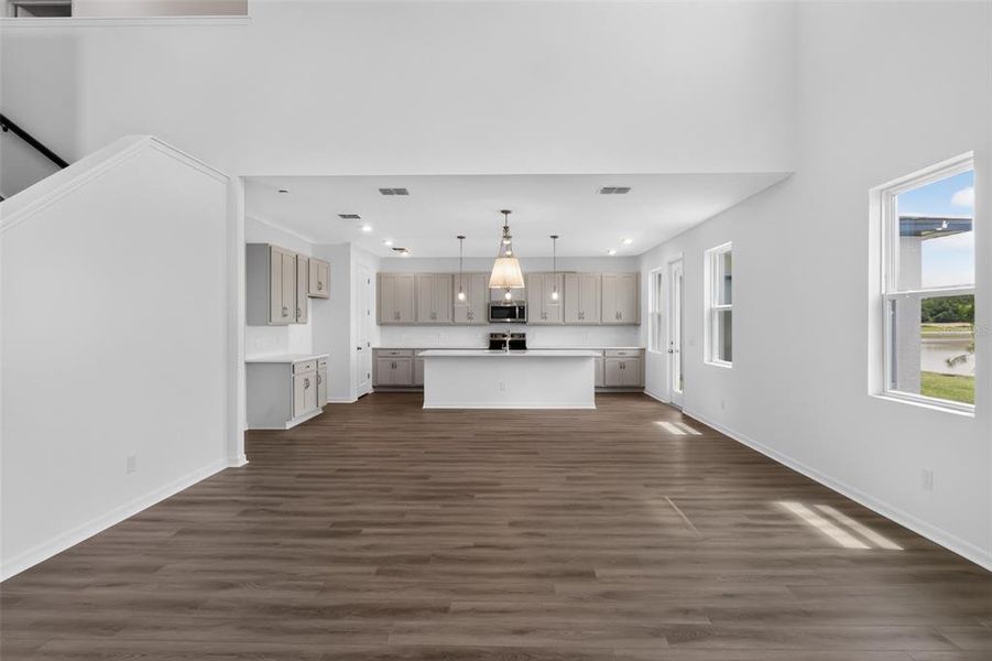 Spacious, unfurnished interior of a new home in , Kissimmee (Image 21).
