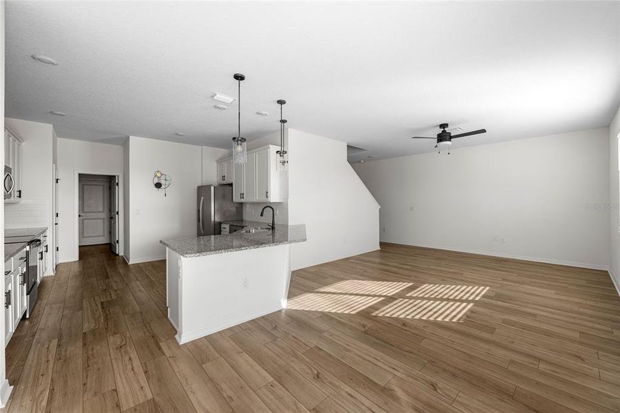 Spacious, unfurnished interior of a new home in Heron Bay, Palmetto (Image 30). Spacious, unfurnished interior of a new home in Heron Bay, Palmetto (Image 30).