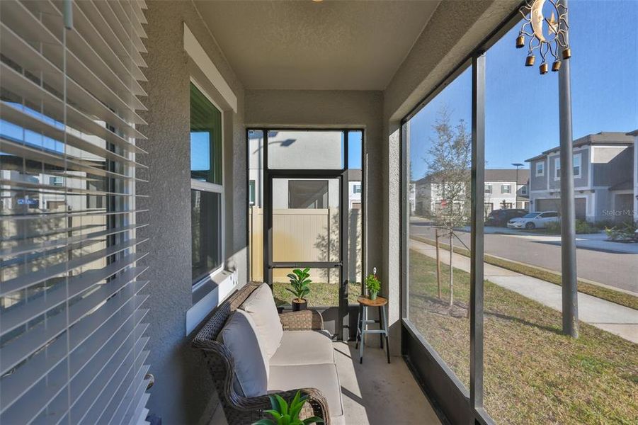 Exterior details and patio area of a home in , Tampa (Image 3).