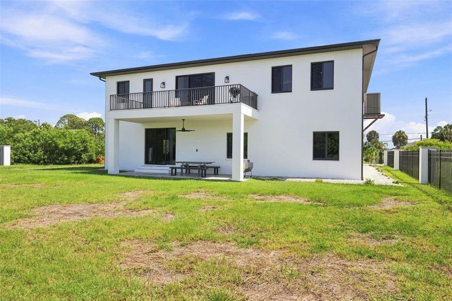 Exterior details and patio area of a home in , Port Richey (Image 28).