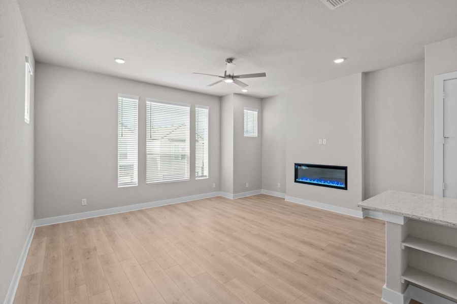 Spacious, unfurnished interior of a new home in Rose Hill, San Antonio (Image 12). Spacious, unfurnished interior of a new home in Rose Hill, San Antonio (Image 12).