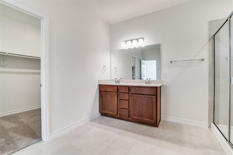 Furnished interior view inside a new home in Heartland Signature, Crandall (Image 11).