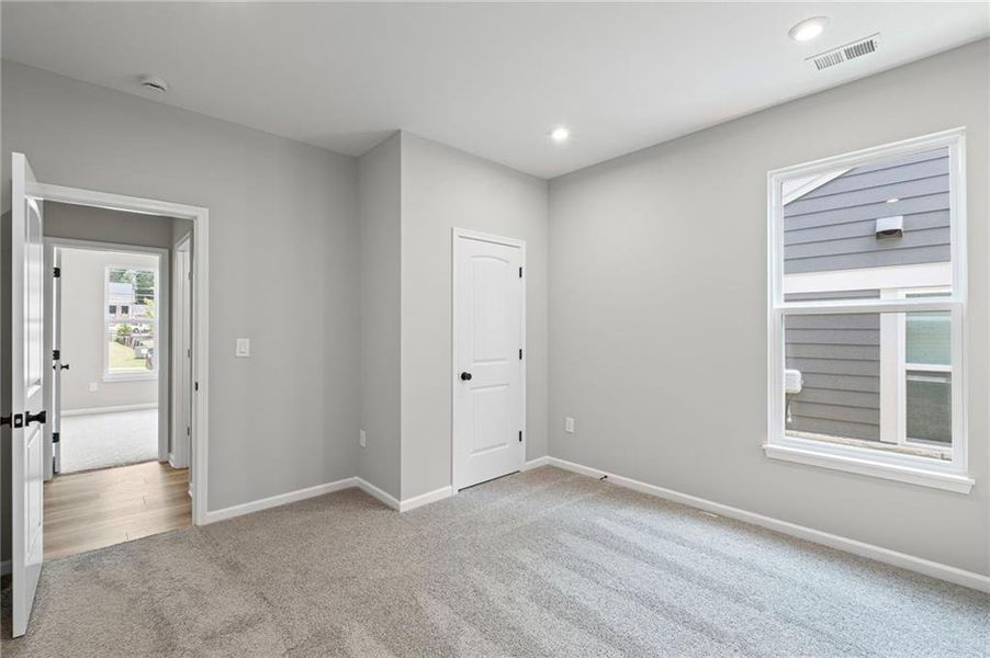 Spacious, unfurnished interior of a new home in Laurel Farms, Dallas (Image 18). Spacious, unfurnished interior of a new home in Laurel Farms, Dallas (Image 18).