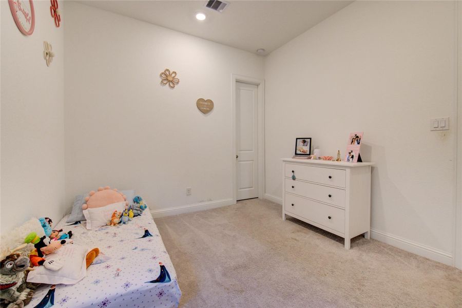 Furnished interior view inside a new home in Jordan Ranch: Vista Collection, Fulshear (Image 31).
