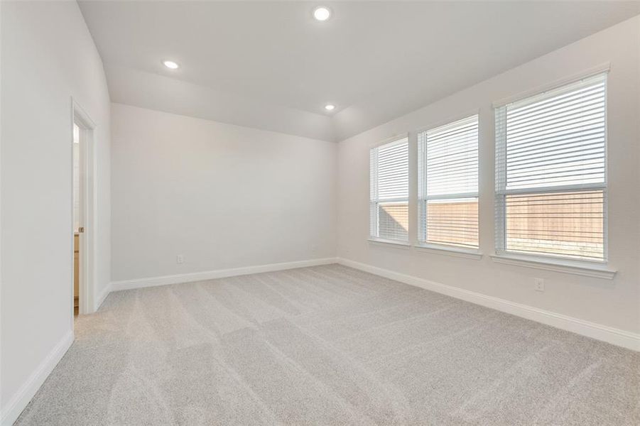 Spacious, unfurnished interior of a new home in Wildflower Ranch, Justin (Image 21).