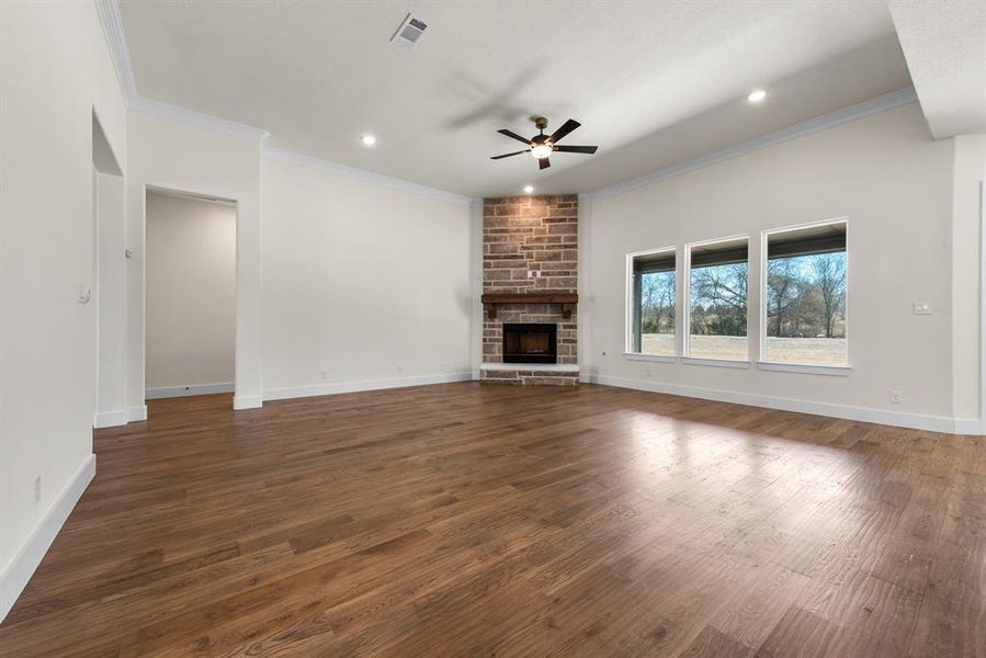 Spacious, unfurnished interior of a new home in King Crossing Estates, Van Alstyne (Image 24).