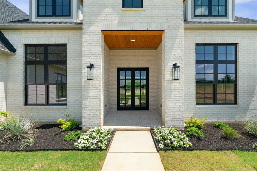 Exterior details and patio area of a home in , Northlake (Image 3).