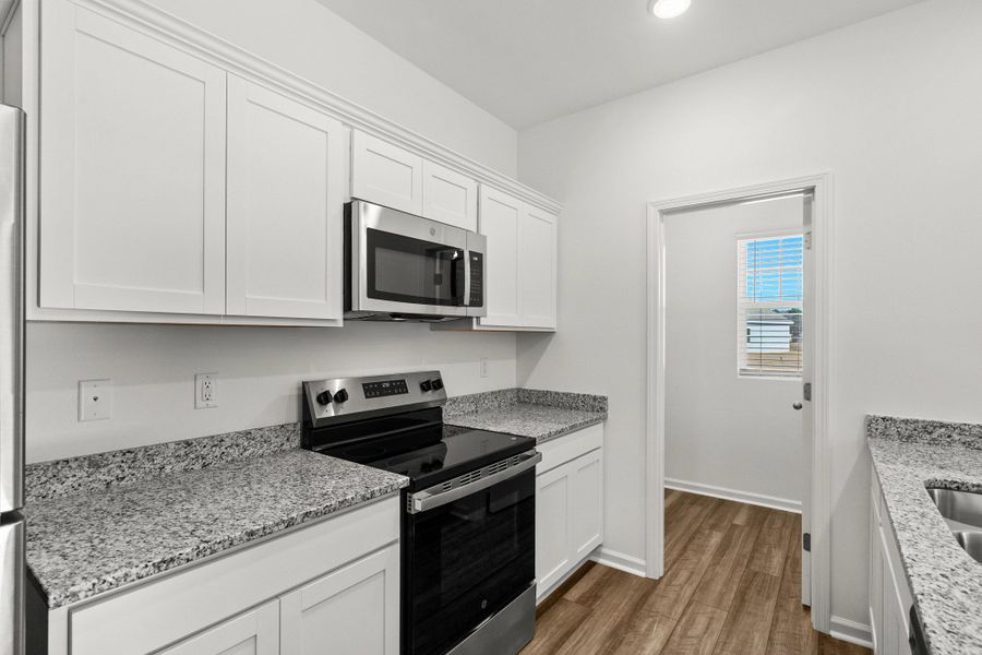 Representative furnished interior of a home built from the Mare by Starlight Homes in Sutton Farms, San Antonio (Image 10).