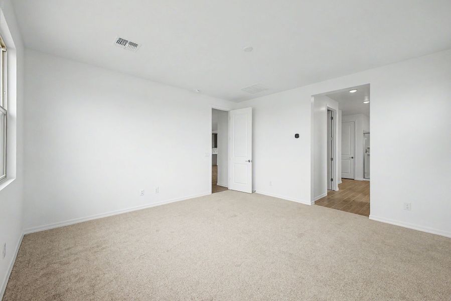 Spacious, unfurnished interior of a new home in White Tank Vistas, Waddell (Image 12). Spacious, unfurnished interior of a new home in White Tank Vistas, Waddell (Image 12).