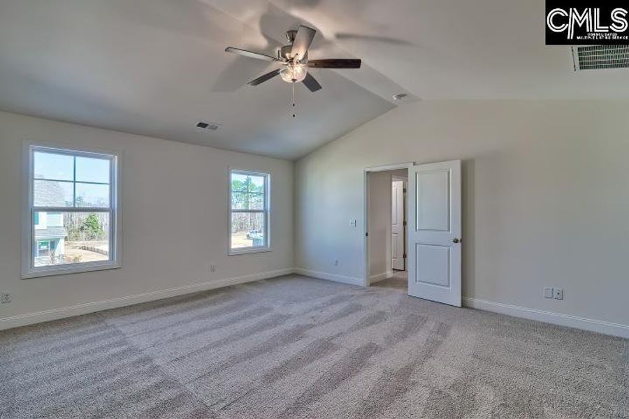 Spacious, unfurnished interior of a new home in Cottages at Roofs Pond, West Columbia (Image 31).