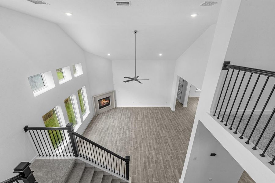 Spacious, unfurnished interior of a new home in Huntington Place, Rosharon (Image 25).
