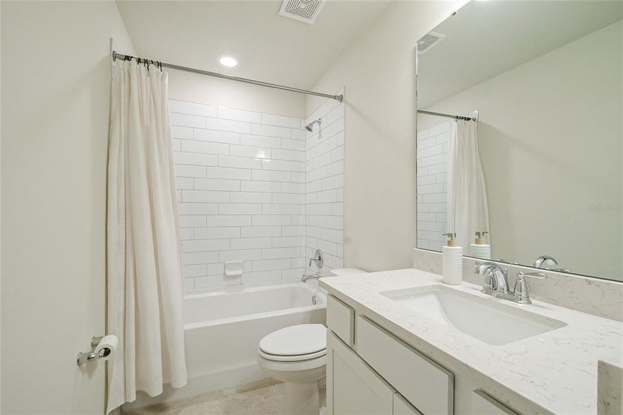 Furnished interior view inside a new home in , Orlando (Image 17).