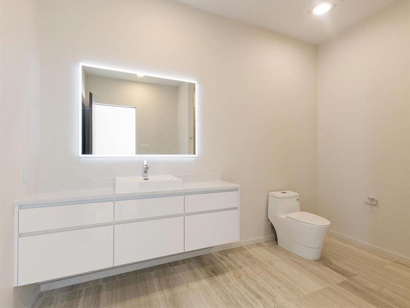 Furnished interior view inside a new home in , Dallas (Image 13).