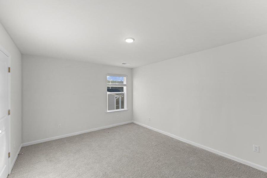 Spacious, unfurnished interior of a new home in The Grove, Florence (Image 28).