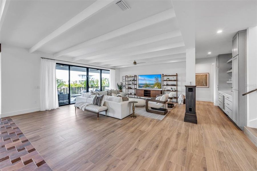 Community amenities in , Anna Maria (Image 76).