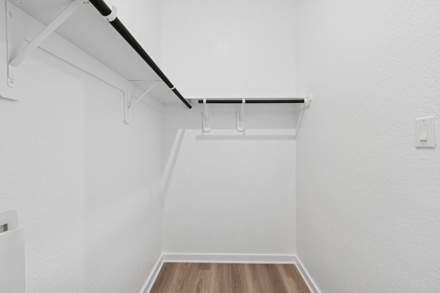 Spacious, unfurnished interior of a new home in Miller's Pond, Rosenberg (Image 29).