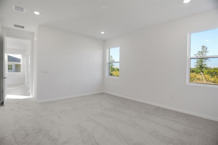 Spacious, unfurnished interior of a new home in Turnleaf, Punta Gorda (Image 32).