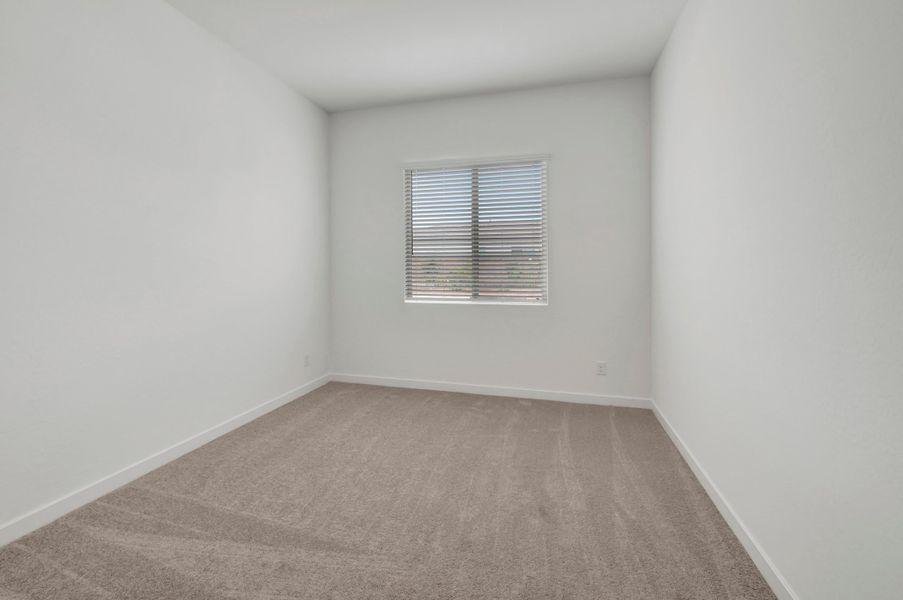 Spacious, unfurnished interior of a new home in Terraza, San Tan Valley (Image 31).