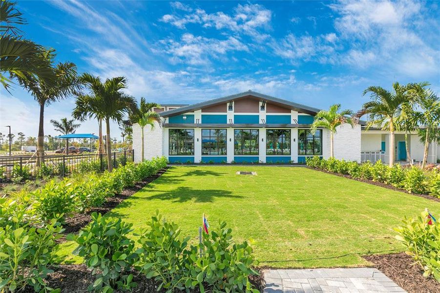 Exterior details and patio area of a home in , Venice (Image 13).