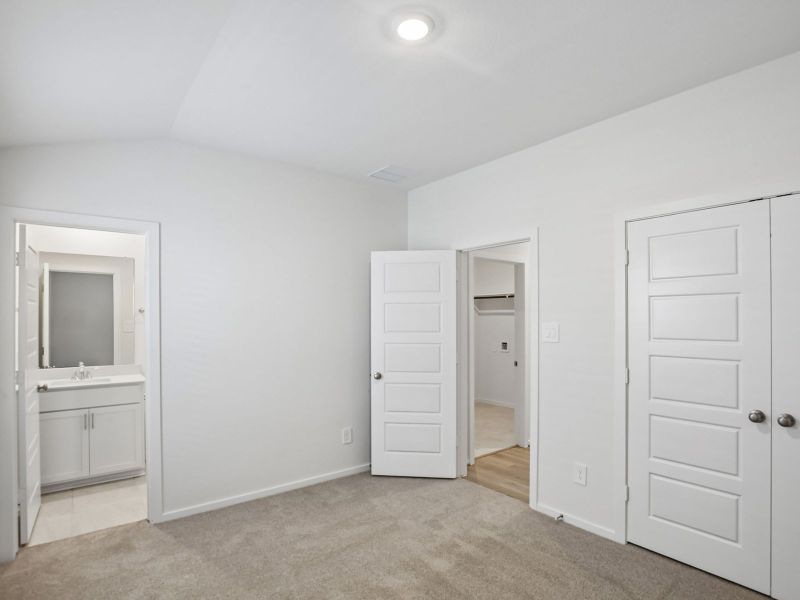 Spacious, unfurnished interior of a new home in Riviera Pines - Classic Series, Huffman (Image 14).