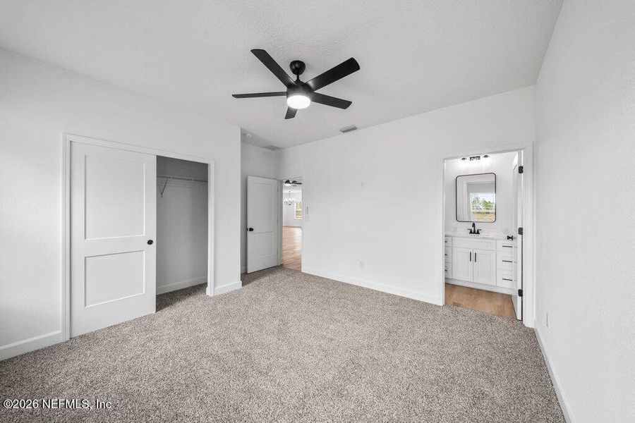 Spacious, unfurnished interior of a new home in , Sanderson (Image 23).