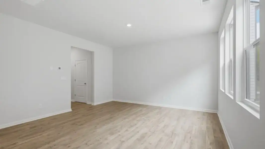 Spacious, unfurnished interior of a new home in Oaks at Cedar Grove, Fairburn (Image 25). Spacious, unfurnished interior of a new home in Oaks at Cedar Grove, Fairburn (Image 25).