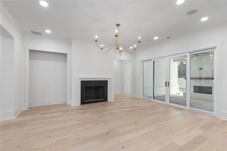 Spacious, unfurnished interior of a new home in , Brookhaven (Image 32).