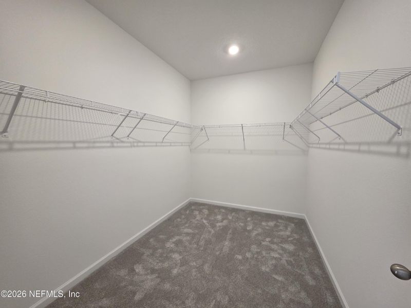 Spacious, unfurnished interior of a new home in Hyland Trail, Green Cove Springs (Image 34).