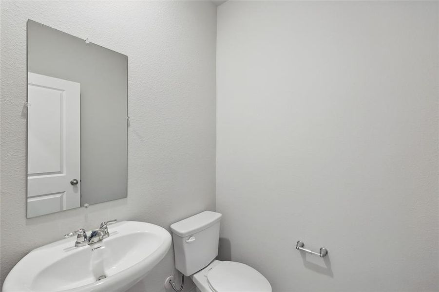 Bathroom with a textured wall