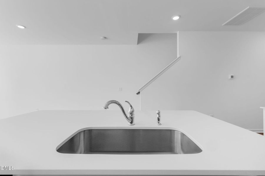 9_Kitchen_Island