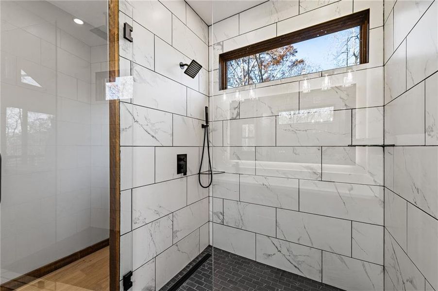 Close-up of interior finishes inside a home in , McCaysville (Image 18).