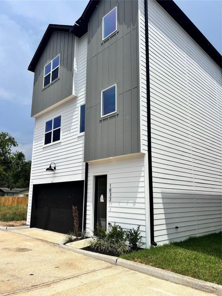 Front exterior of a new home in , Houston, TX, highlighting curb appeal (Image 2). Front exterior of a new home in , Houston, TX, highlighting curb appeal (Image 2).
