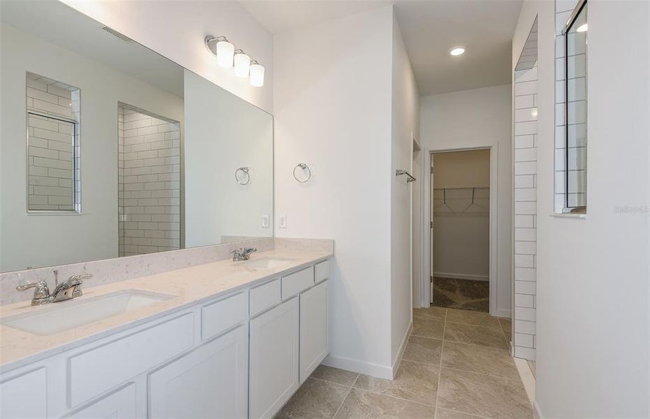 Owner's Bathroom w/Dual Sinks Owner's Bathroom w/Dual Sinks