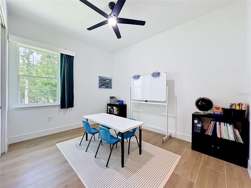 Furnished interior view inside a new home in , Orlando (Image 44).