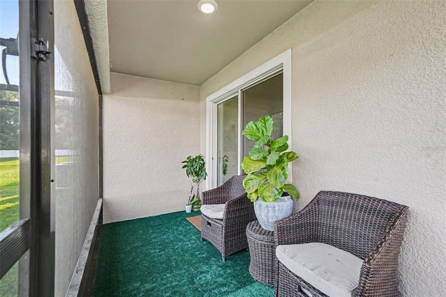 Exterior details and patio area of a home in Summit View, Dade City (Image 4).