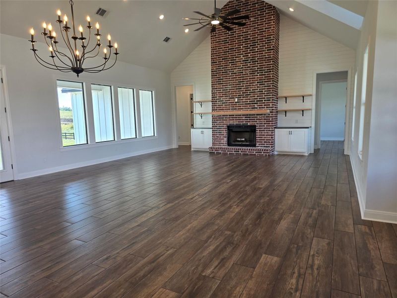 Spacious, unfurnished interior of a new home in , Brenham (Image 14).