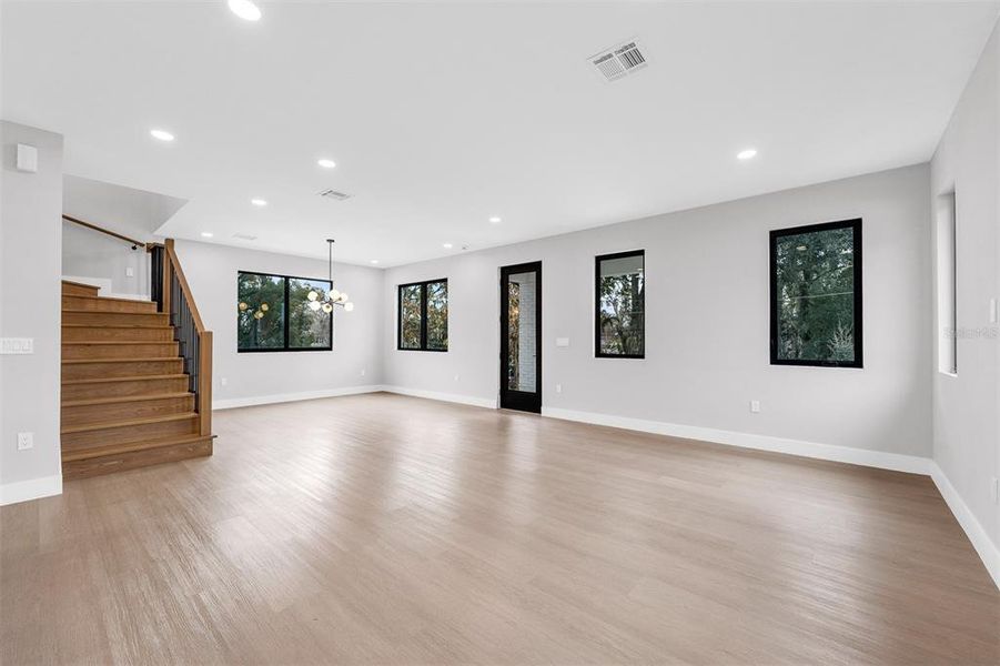 Spacious, unfurnished interior of a new home in , Orlando (Image 22).